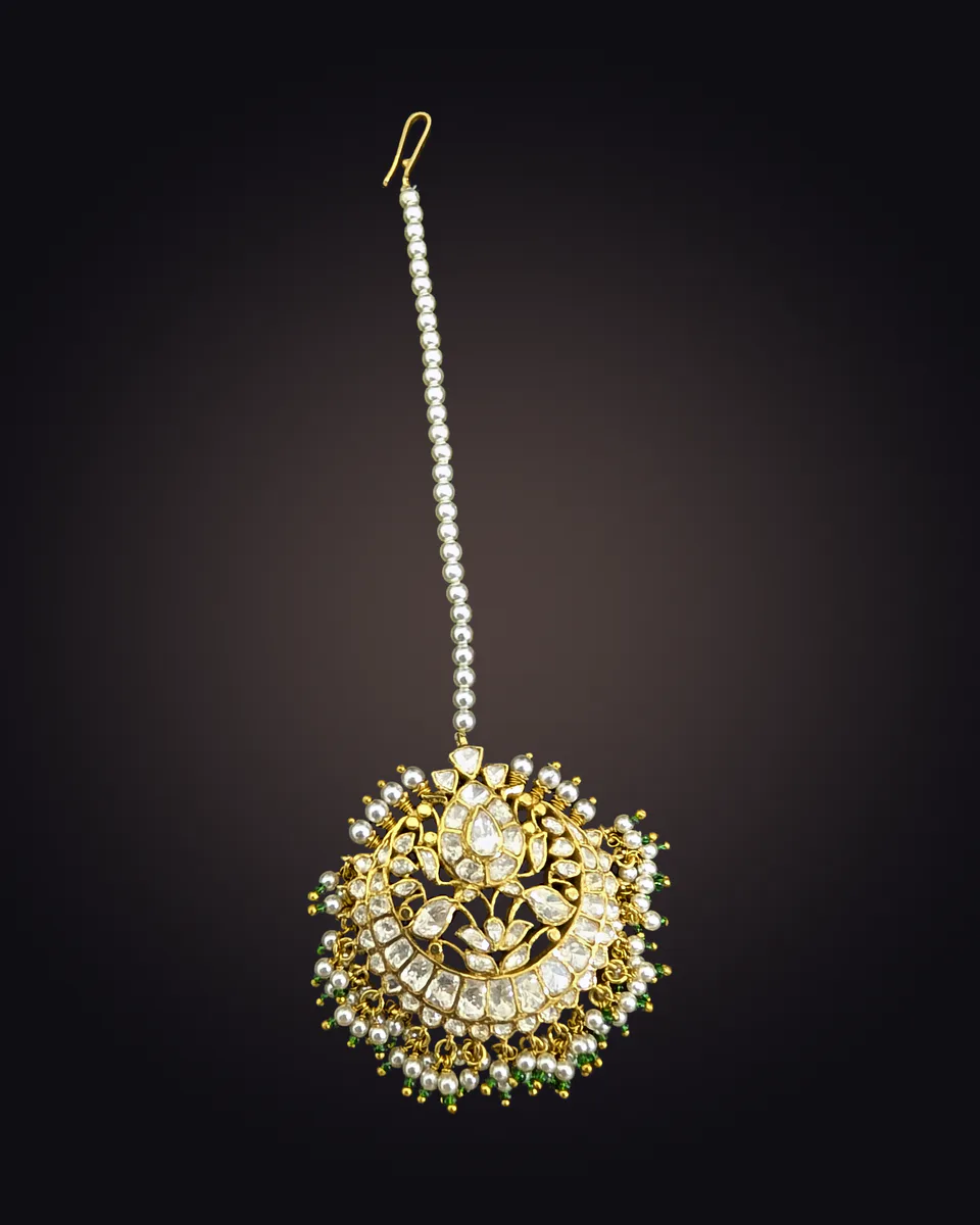 Pearl Chain Tika · Tikas